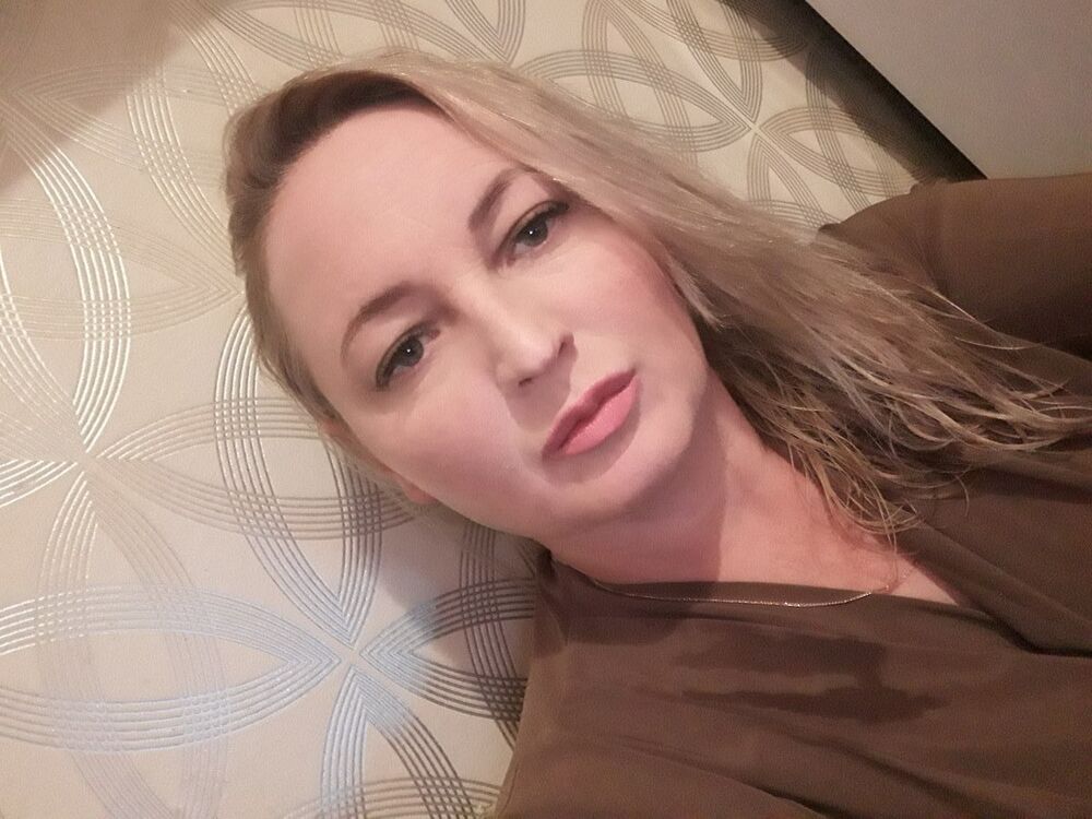  ,   Elena, 49 ,   