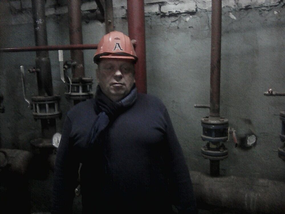  21825612  Sergej, 54 ,    