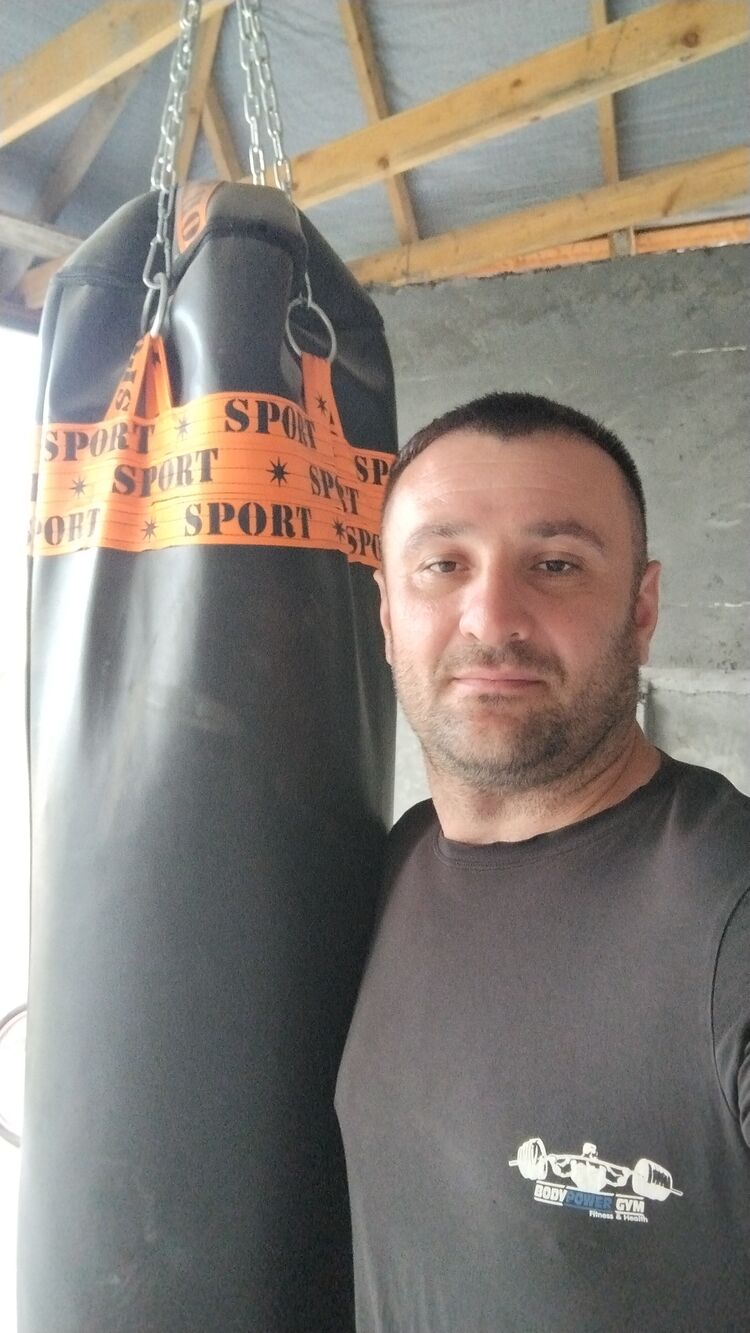  44560332  , 36 ,    