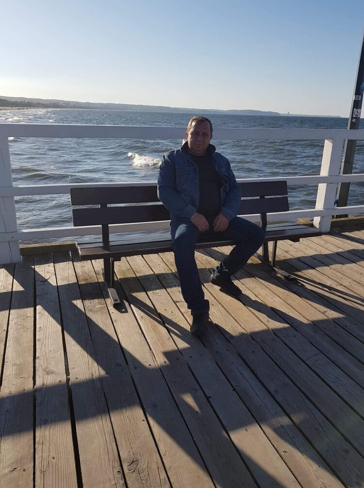  37237872  Sergii, 53 ,    -