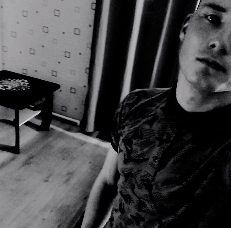  31238942  Sergey, 24 ,    