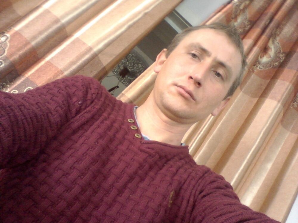  ,   Domenik, 33 ,   ,   , c 