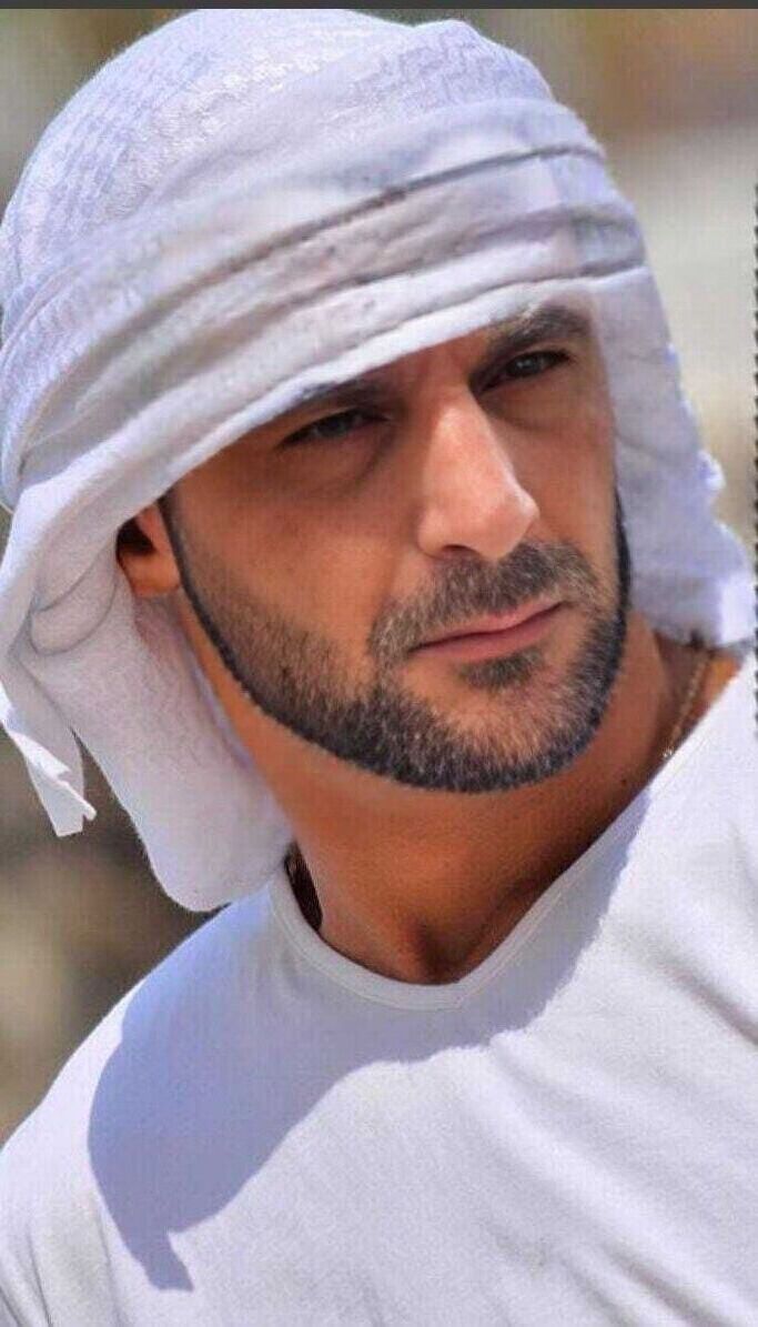  ,   Artur, 44 ,   ,   