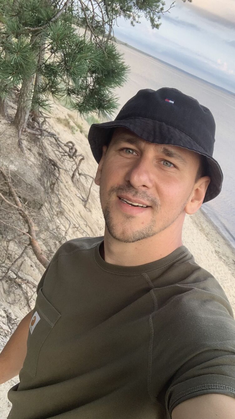  ,   Artem, 33 ,   ,   , c 