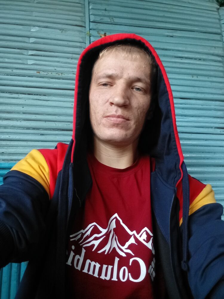  46142172  , 27 ,    