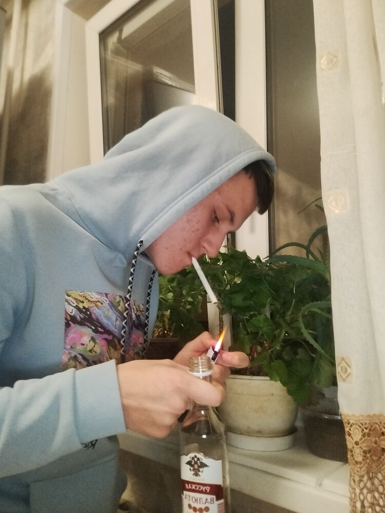  33831922  Danil, 21 ,    