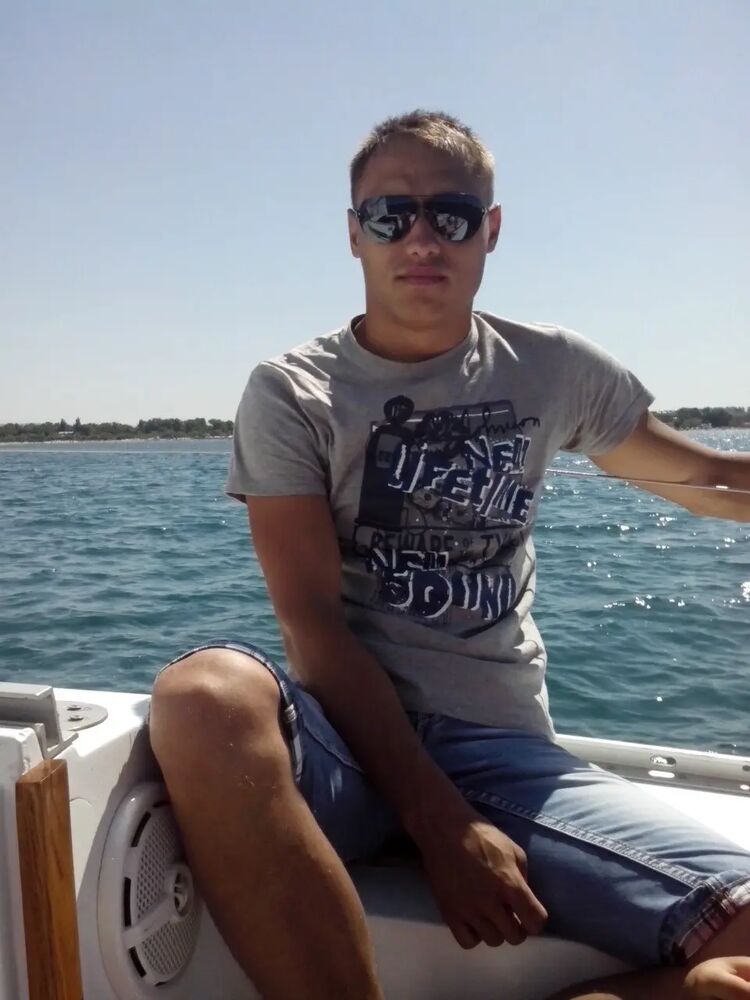  40674962  Igor, 38 ,    