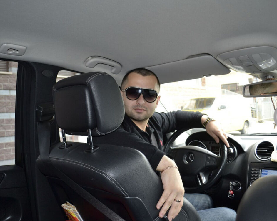  54187592  Maks, 41 ,    