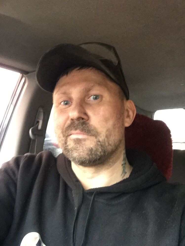  48358732  Konstantin, 42 ,    