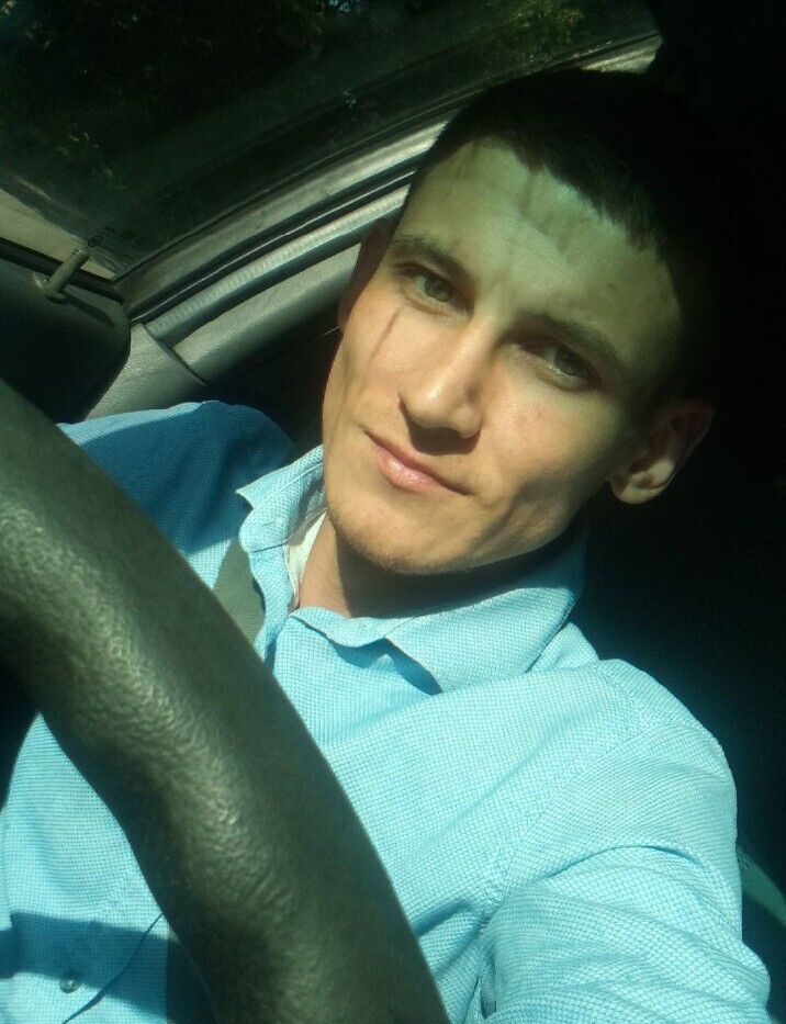  44342602  Viktor, 35 ,    