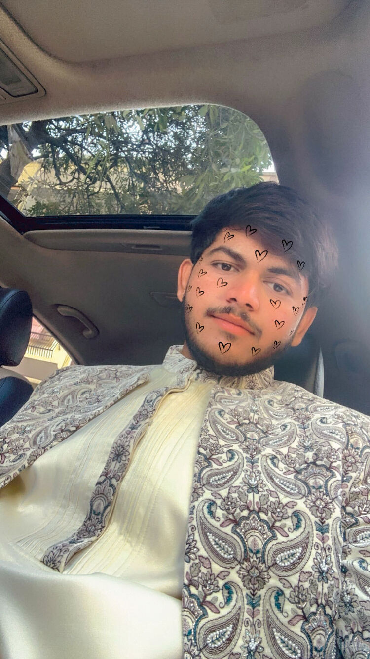  51374302  Dishant, 22 ,    