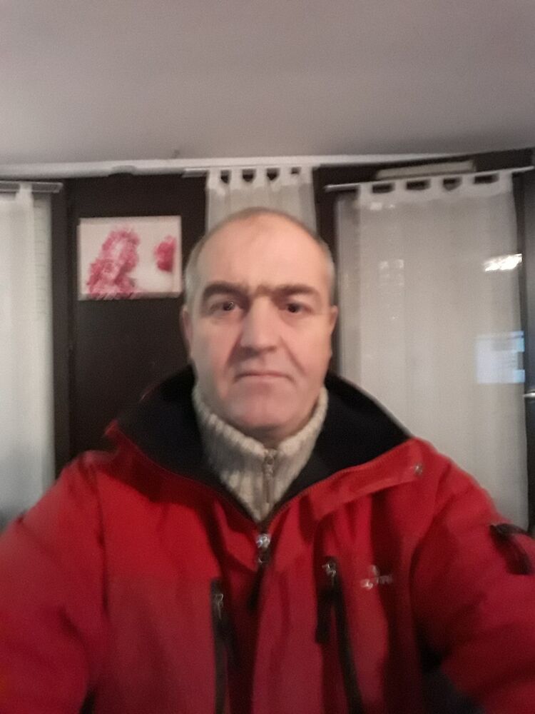  14946112  Iulian, 50 ,    Palais-Bourbon