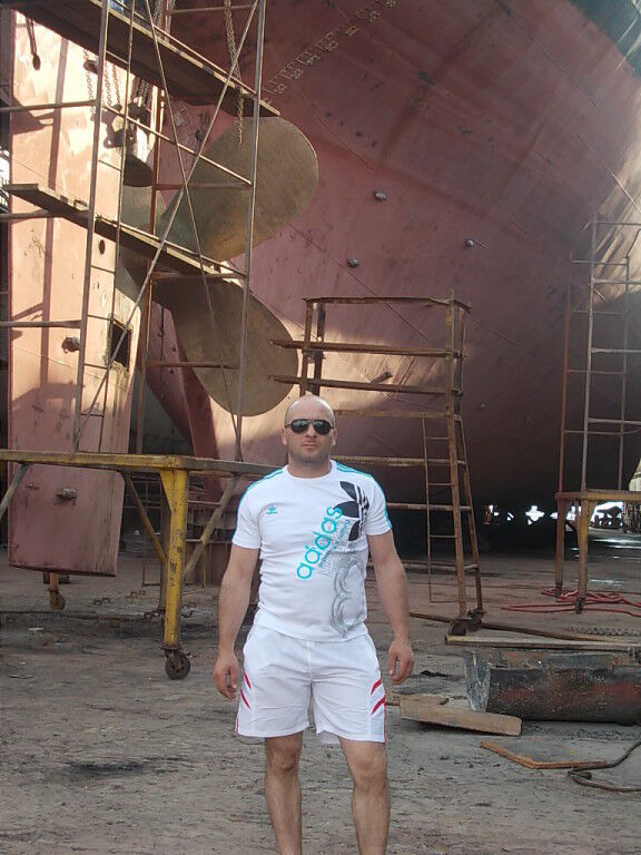  ,   Gio, 45 ,   