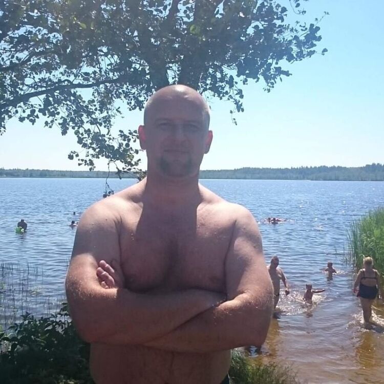  31175542  Andrey, 52 ,    