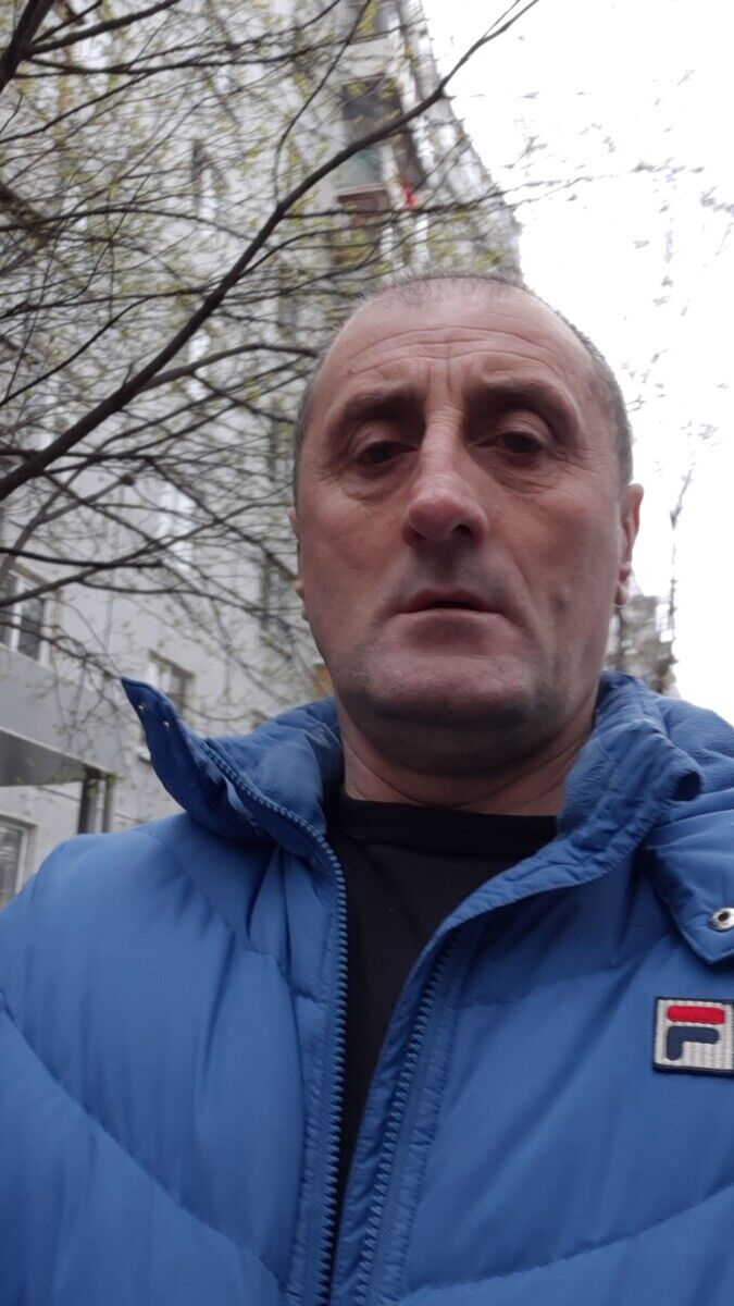 22188952  Stojan, 55 ,    
