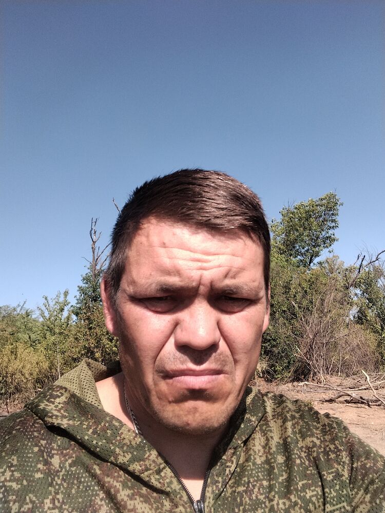  ,   Serge, 41 ,   ,   , 