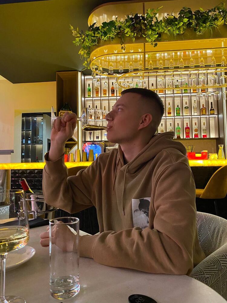  ,   Vlad, 24 ,   ,   