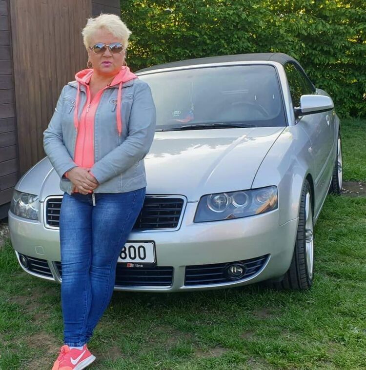  23682922  Jana, 54 ,    -