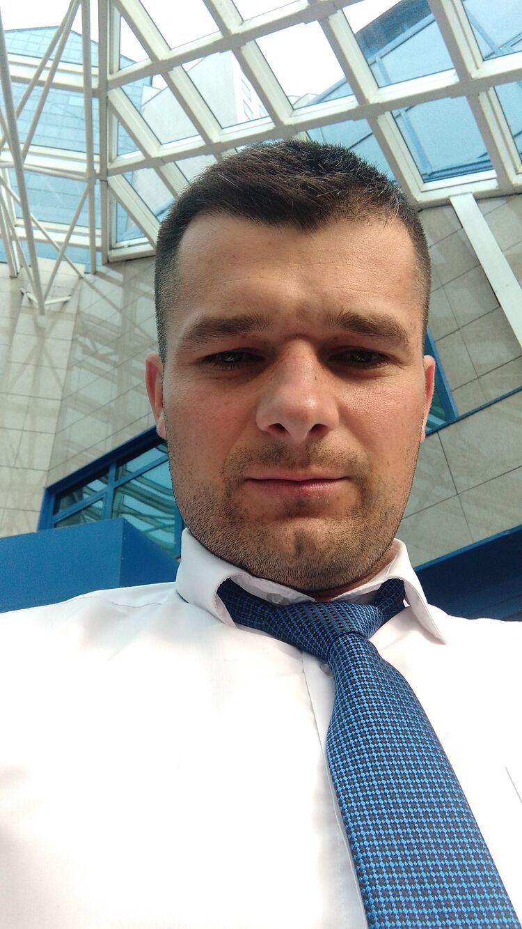  ,   Maxim, 32 ,   ,   