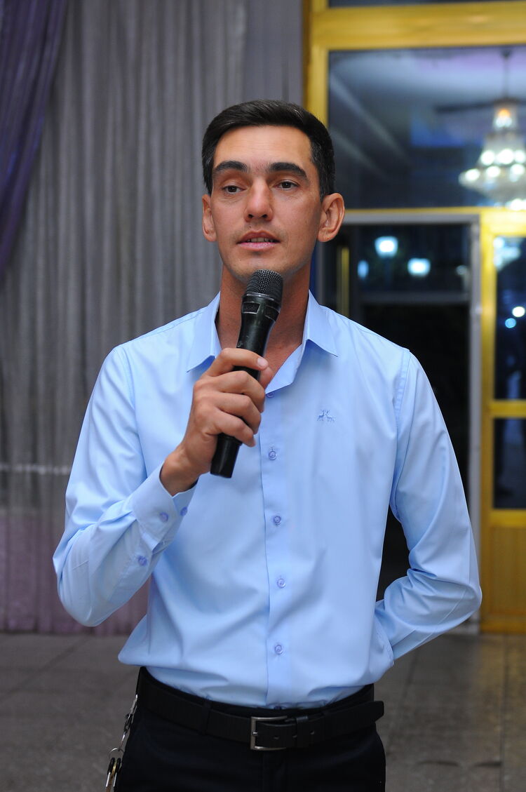  ,   Azat, 32 ,   ,   