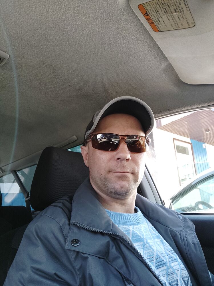  48419662  Ivan, 42 ,    -