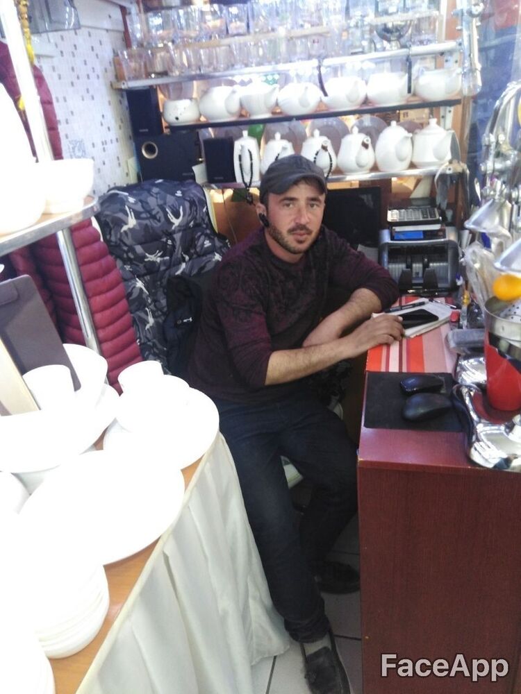  18142542  Azizbek, 31 ,    