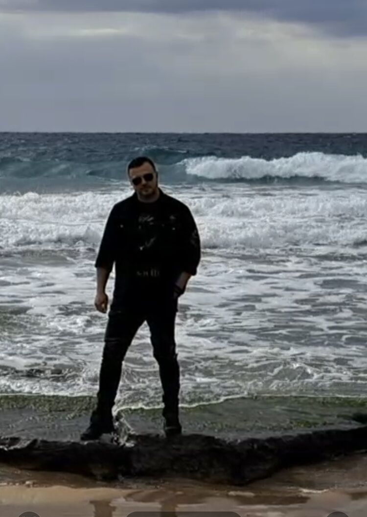  38883452  Vitaly, 43 ,    