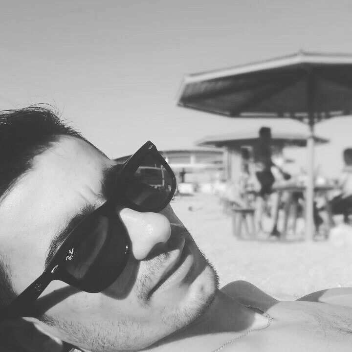  ,   Santhiago, 32 ,   