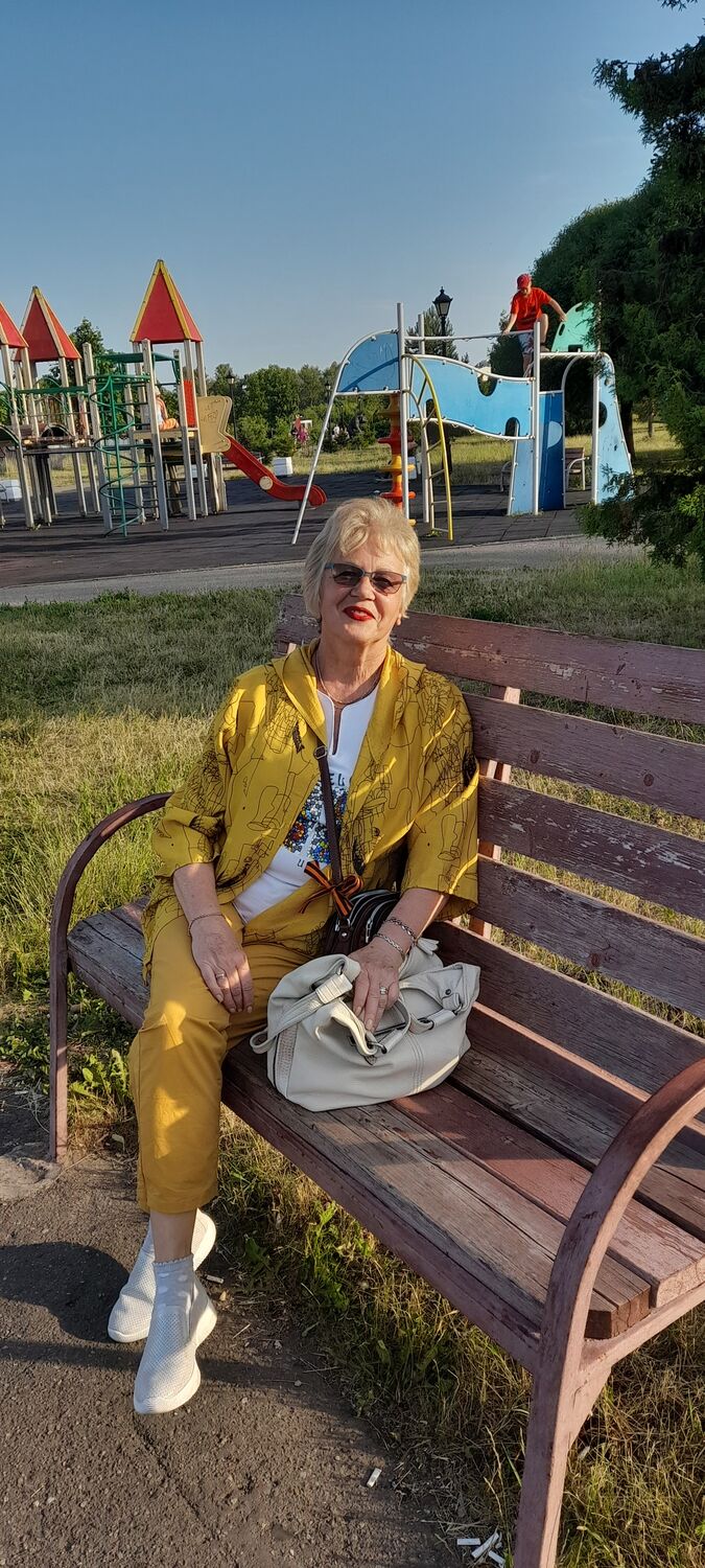 ,   Dahlia, 65 ,   ,   , c 