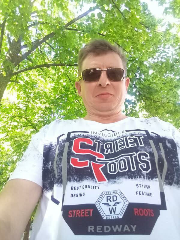  51585932  Vladimir, 52 ,    --