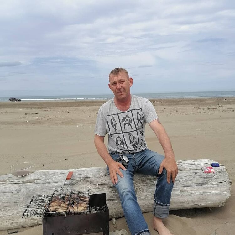  31931972  Pavel, 56 ,    