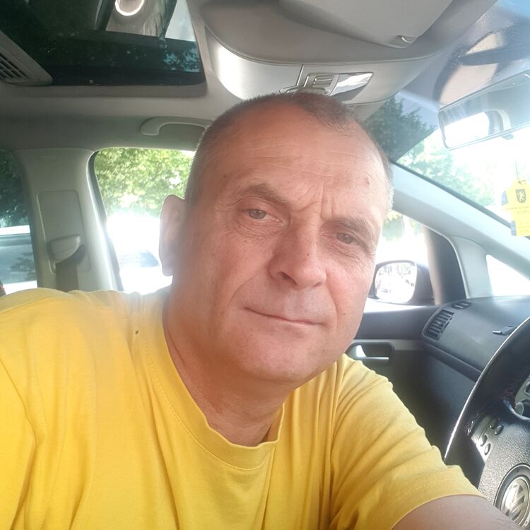  53892202  Alexandru, 46 ,    