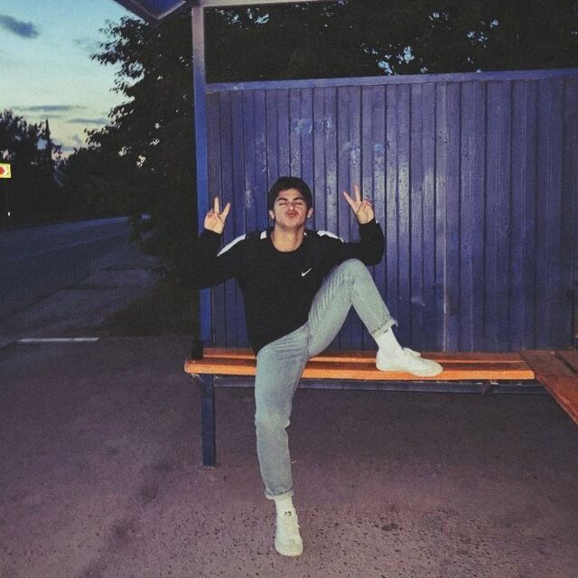  44359802  PONCHIK, 22 ,    