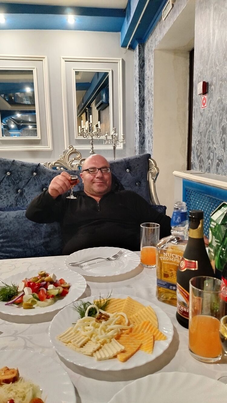   ,   Ogannes, 49 ,   ,   , c , 