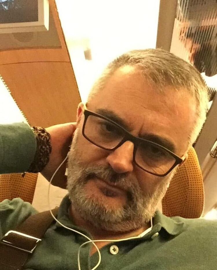  51185222  Paul David, 55 ,    