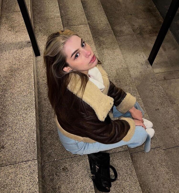  36051072  , 22 ,    -