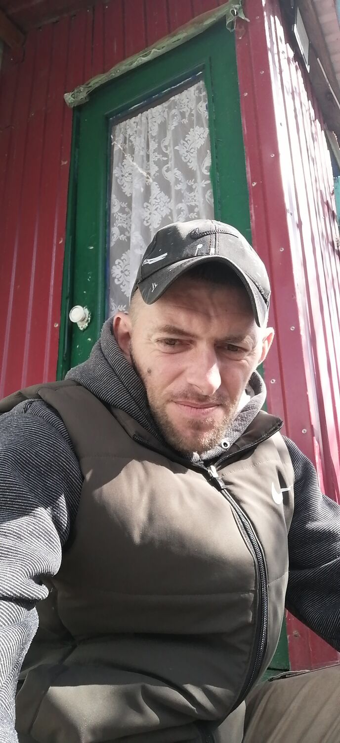  43081892  Alex, 31 ,    