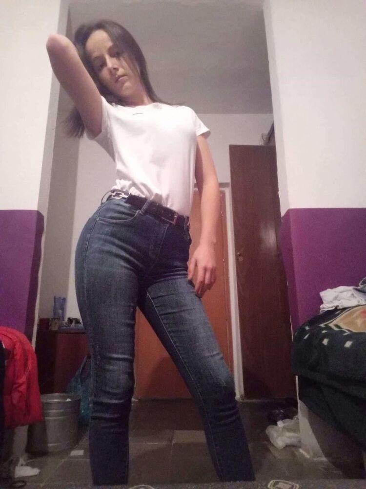  ,   Zarina, 28 ,   
