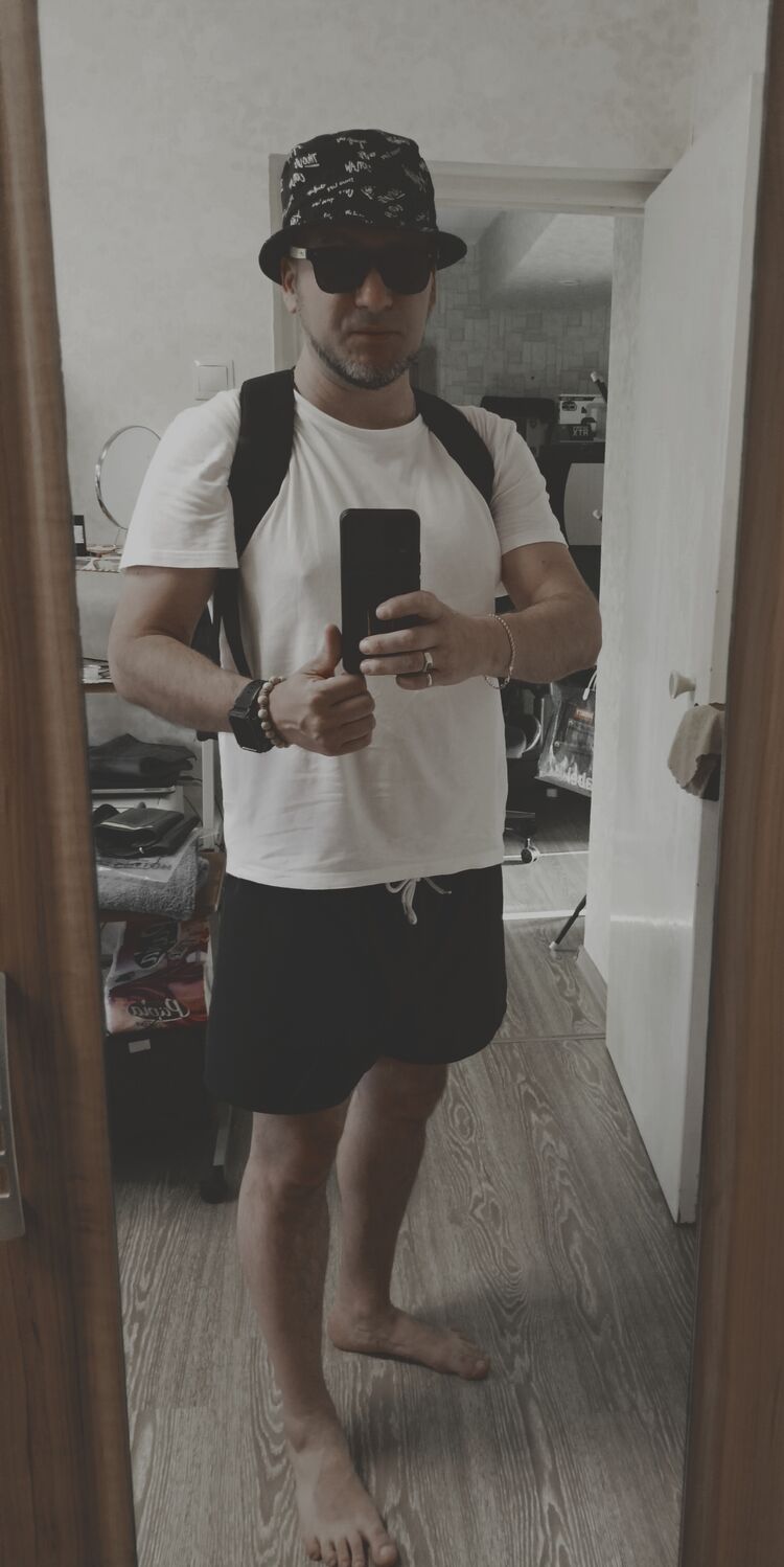  53995722  Ivan, 42 ,    