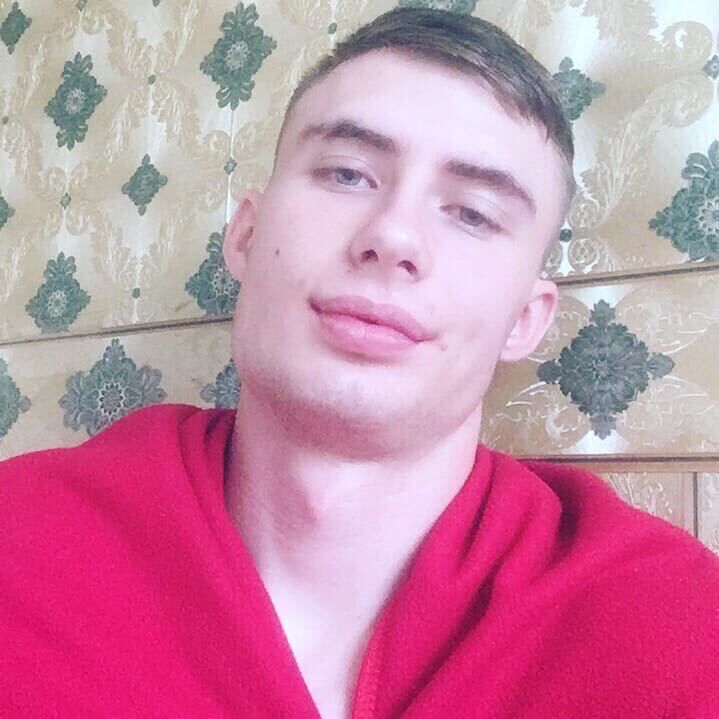  36126252  Viktor, 25 ,    