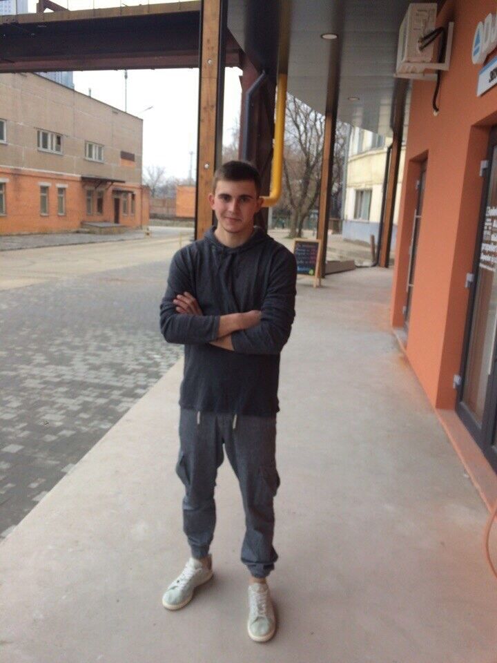  12509582  Pavel, 35 ,    