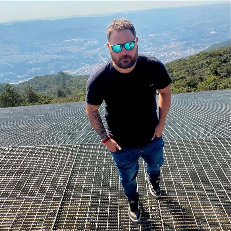  48277032  , 38 ,     