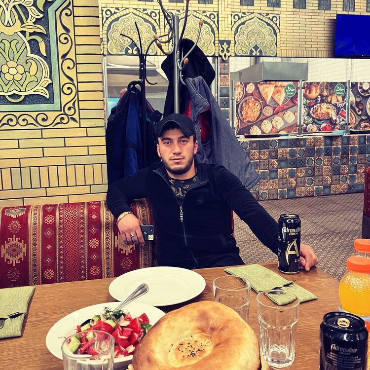  31516502  Aleks, 29 ,    