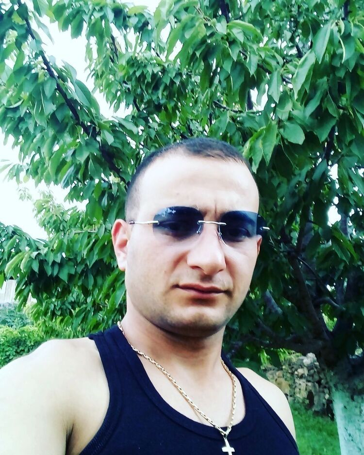  13382082  Narek, 34 ,    