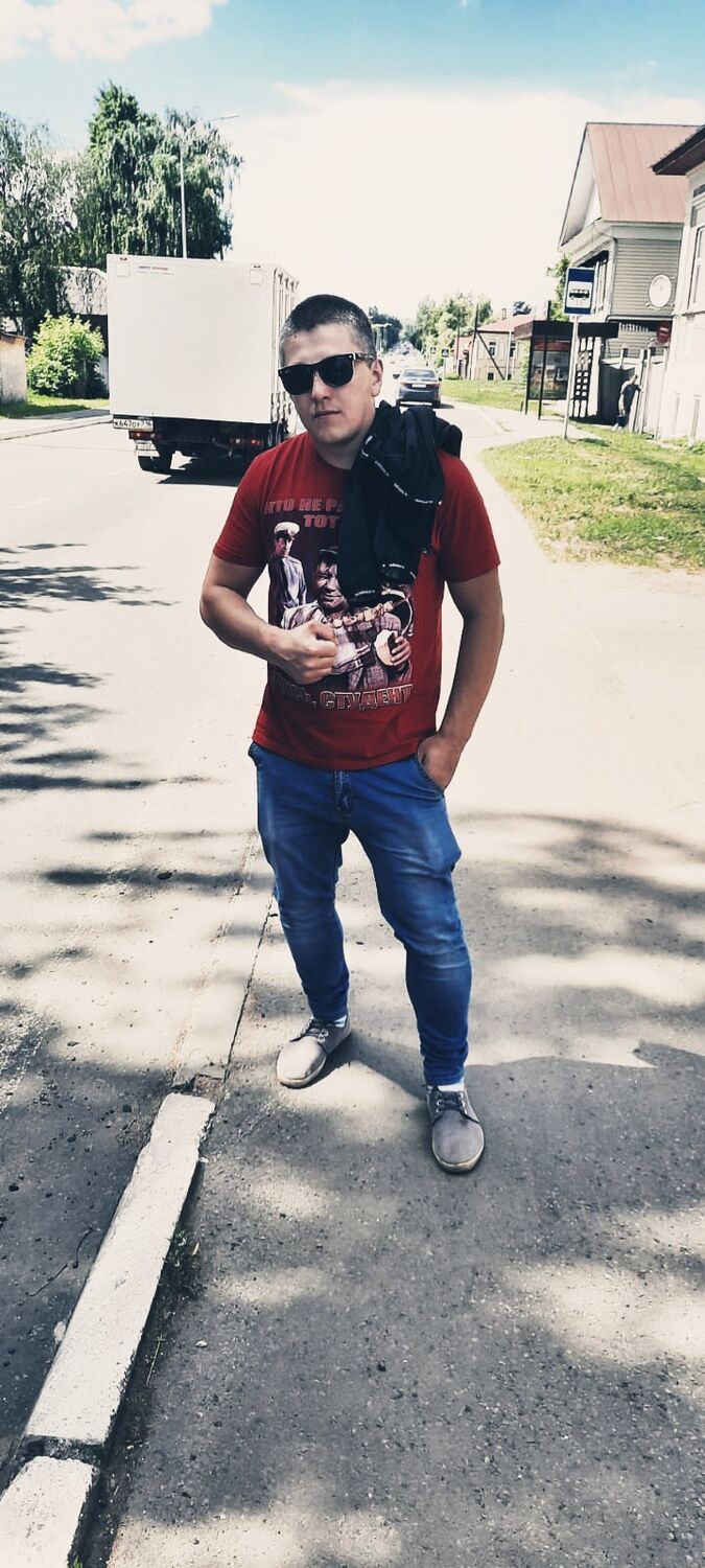  27627562  Denis, 33 ,    