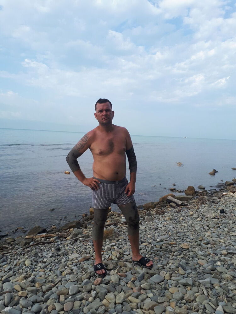 28712352  Andrei, 39 ,    