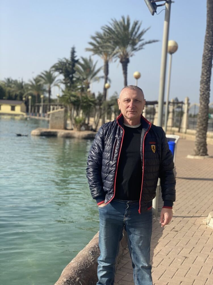  28757592  , 51 ,    -