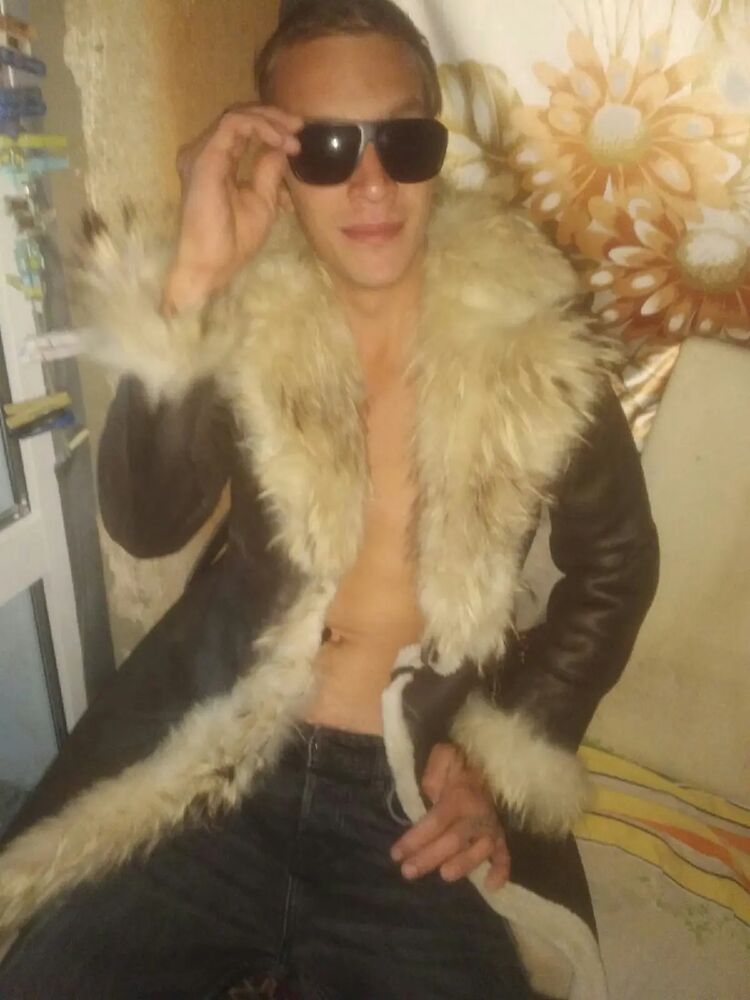  ,   Vladislav, 28 ,   ,   , c , 
