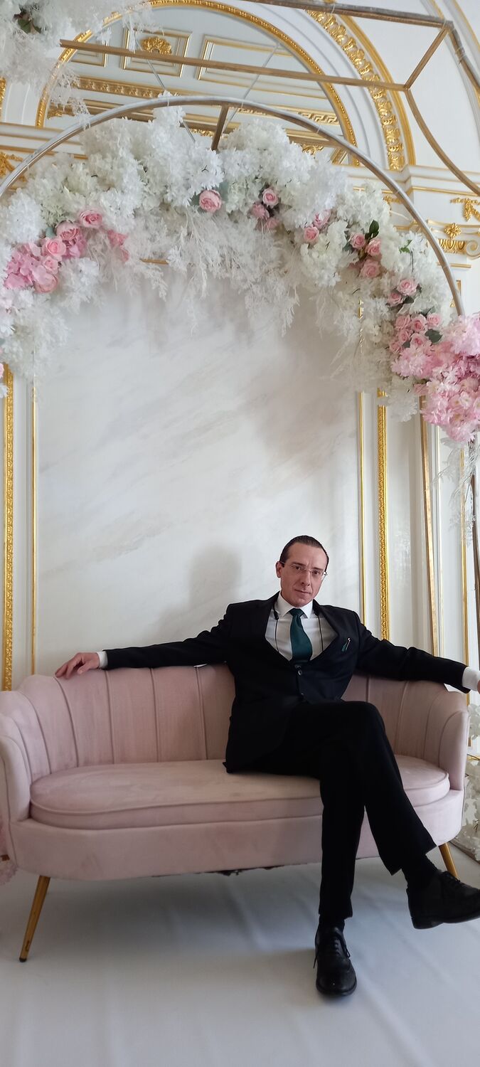  37284602  , 42 ,    -