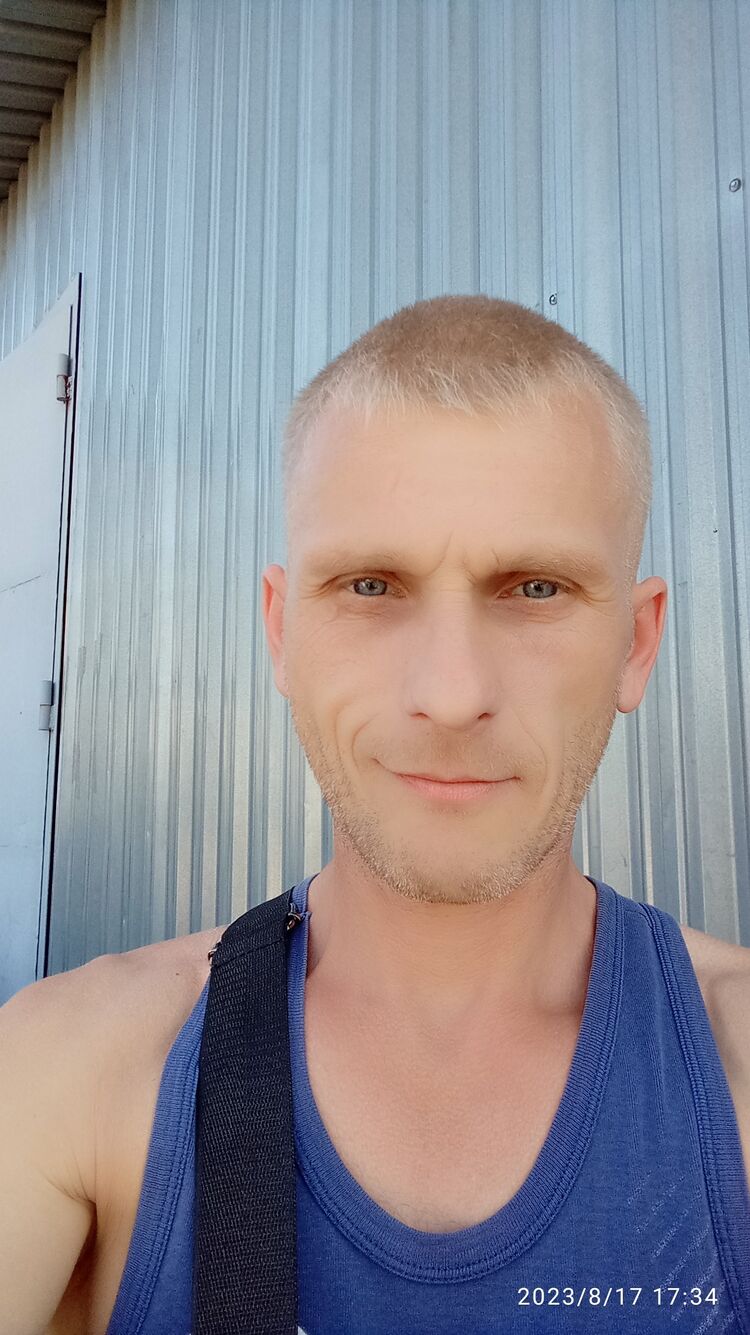  ,   Pavel, 45 ,   ,   , c 